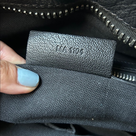 *AS GOOD AS NEW* GIVENCHY NIGHTINGALE Satchel! - Picture 10 of 10